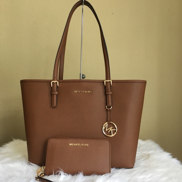 Michael kors medium carryall tote bag & Wallet set - Picture 2 of 8